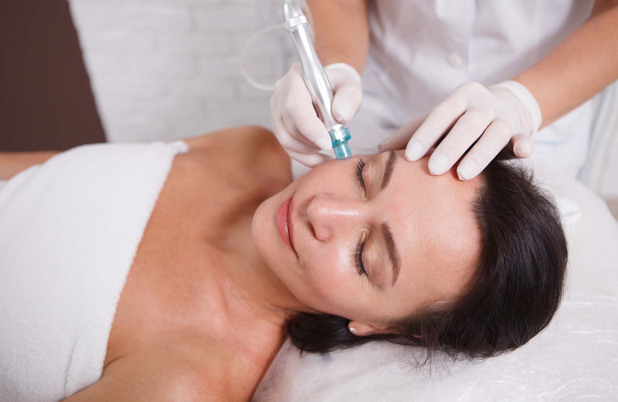You are currently viewing Top 5 Benefits of PRP Facials for Youthful, Radiant Skin